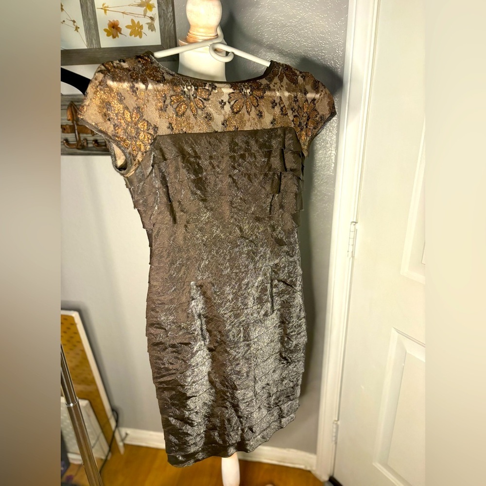 London times | petites sz 4 EUC dress| sparkly holiday lace Bronze minidress